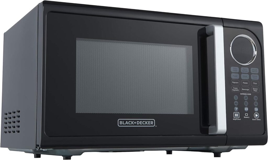 BLACK+DECKER Countertop 0.7 Cu. Ft. 700 Watts Compact Microwave Oven with LED Lighting, Child Lock