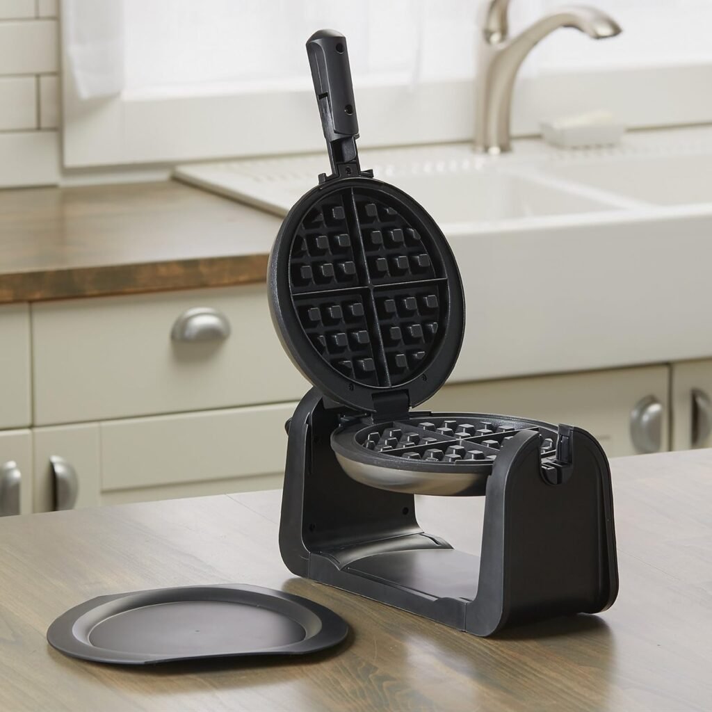 BLACK+DECKER Flip Waffle Maker, WM1404S, 7 Round Belgian Waffles, Ready Light Indicator