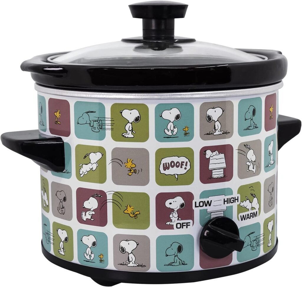 Uncanny Brands Peanuts 2 Quart Slow Cooker- Snoopy  Woodstock Appliance